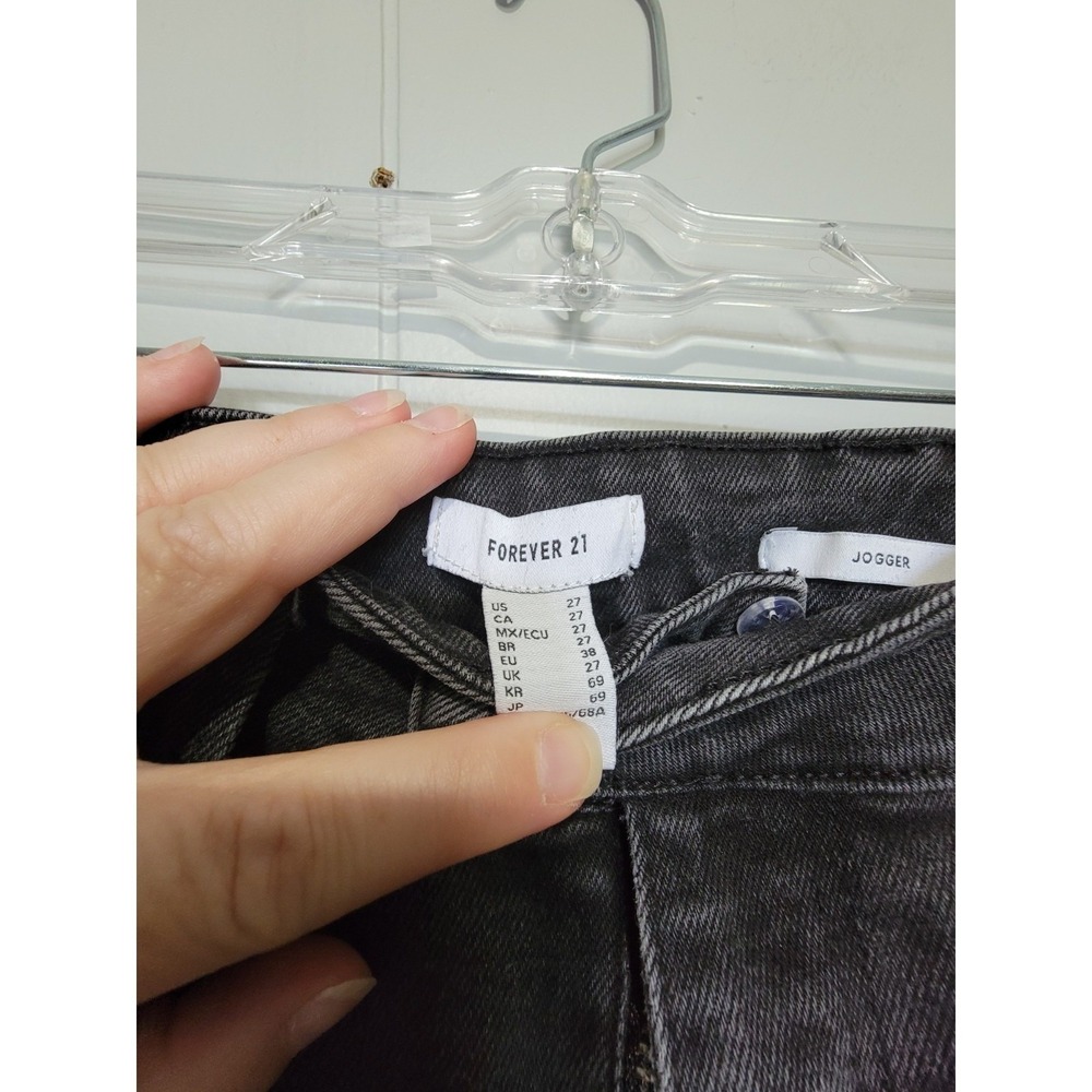 Forever 21 Black Cargo Jogger Jeans - Picture 2 of 3